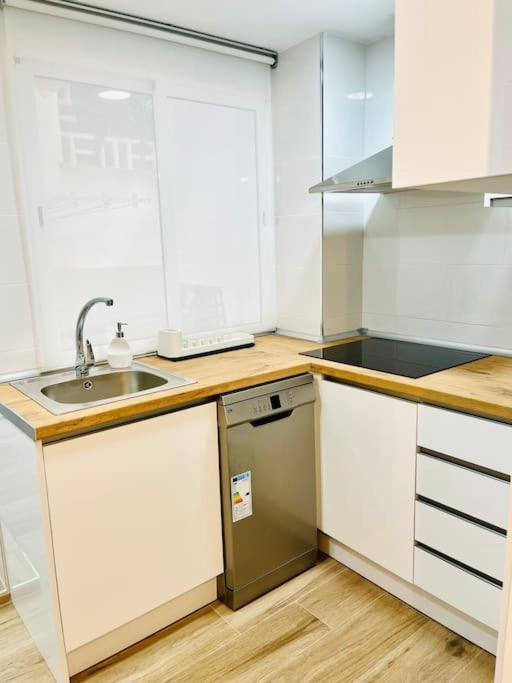 New Spacious And Cozy - Apartment *