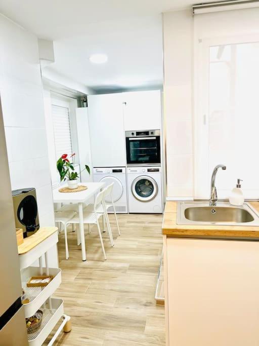Apartment New Spacious And Cozy - Málaga